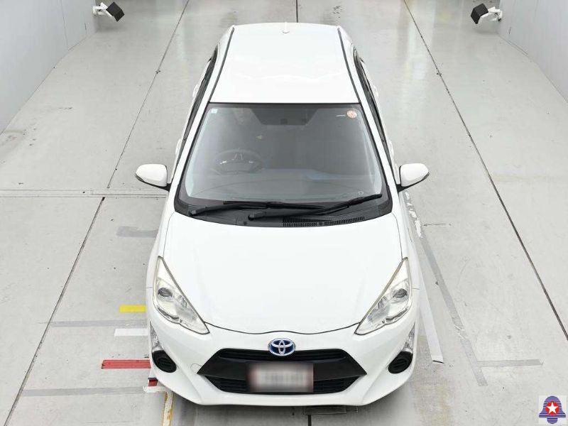  31501  TOYOTA AQUA  2017  