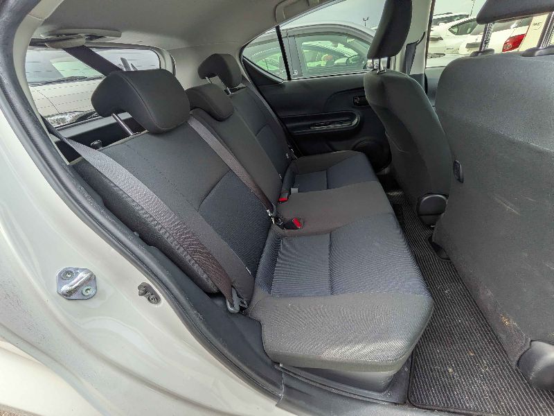  31501  TOYOTA AQUA  2017  