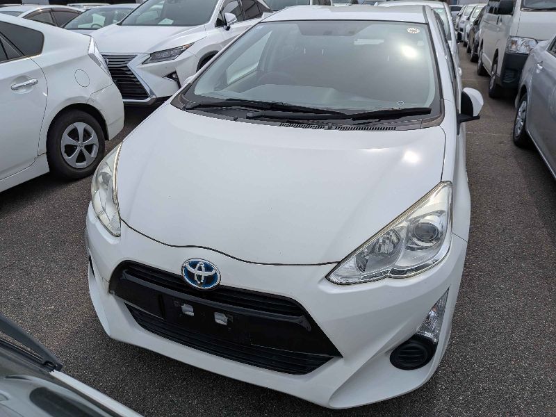  31501  TOYOTA AQUA  2017  