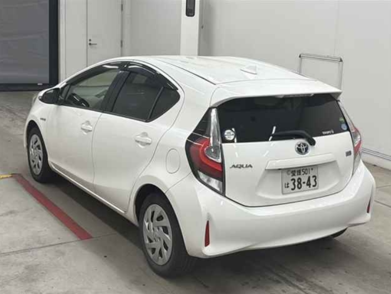  31505  TOYOTA AQUA  2018  