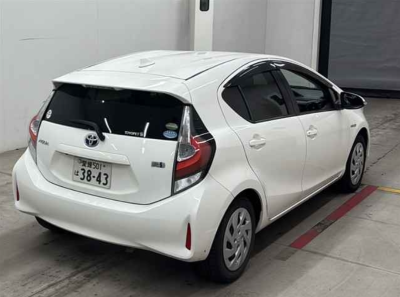  31505  TOYOTA AQUA  2018  