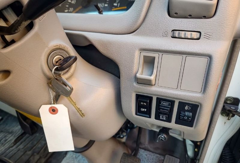  31509  HINO DUTRO TRUCK  2005  