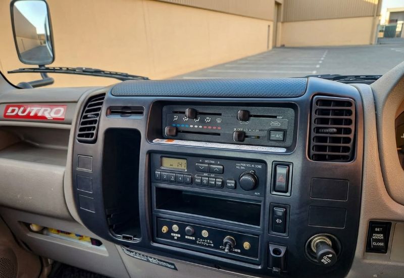  31509  HINO DUTRO TRUCK  2005  