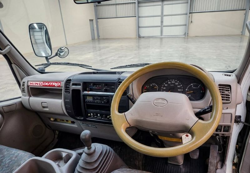  31509  HINO DUTRO TRUCK  2005  
