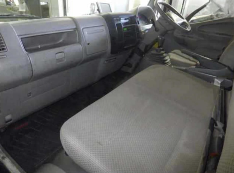  31510  HINO DUTRO  2006  