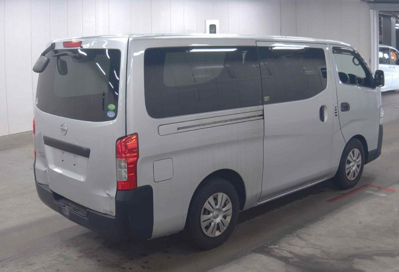  31516  NISSAN CARAVAN  2017  
