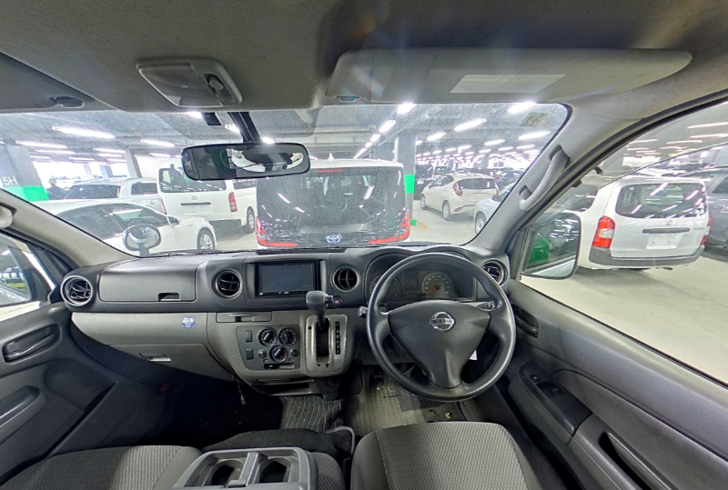  31516  NISSAN CARAVAN  2017  