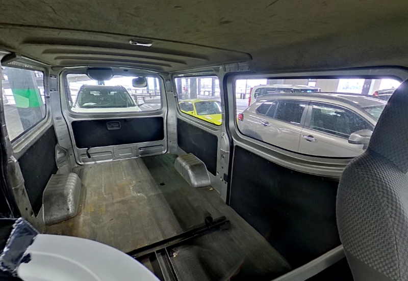  31516  NISSAN CARAVAN  2017  