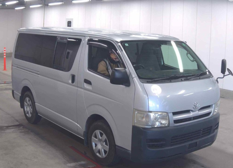  31519  TOYOTA HIACE  2006 