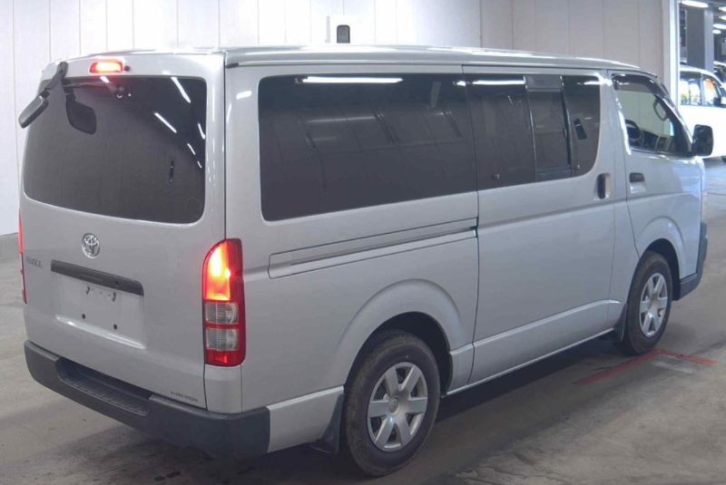  31519  TOYOTA HIACE  2006  