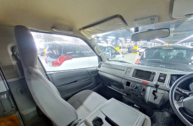  31519  TOYOTA HIACE  2006  