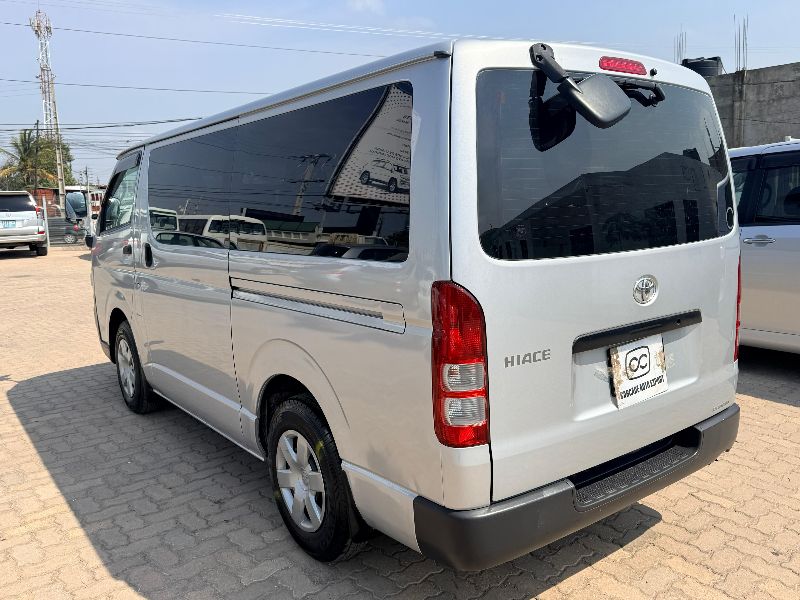  31519  TOYOTA HIACE  2006  