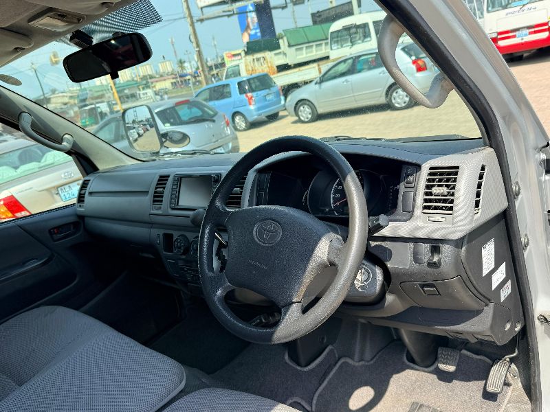  31519  TOYOTA HIACE  2006  