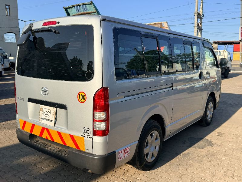  31519  TOYOTA HIACE  2006  