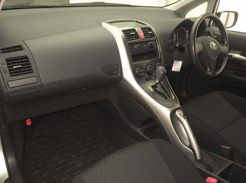  31526  TOYOTA AURIS  2009  