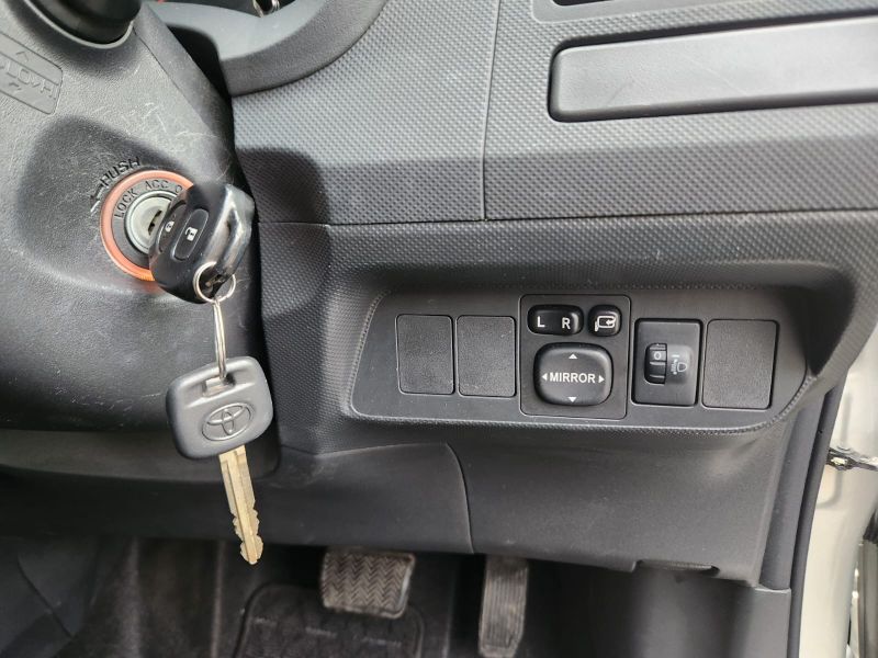  31526  TOYOTA AURIS  2009  
