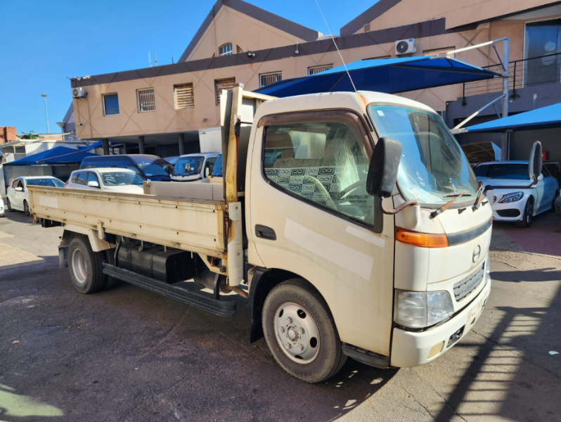  31540  HINO DUTRO  2001 