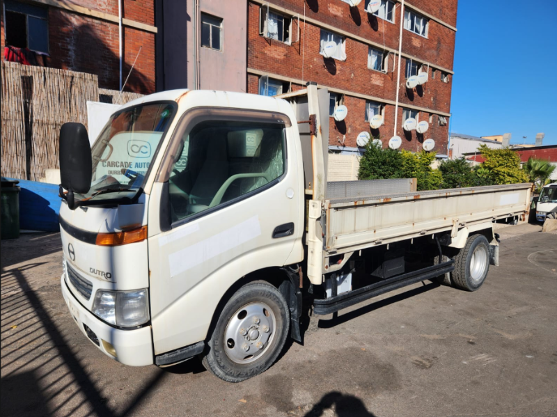  31540  HINO DUTRO  2001  