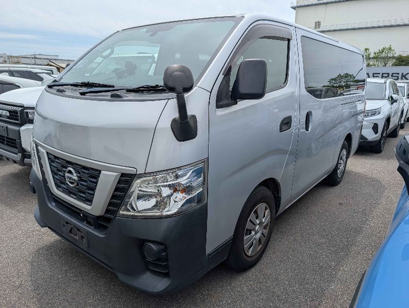  31545  NISSAN CARAVAN  2017 