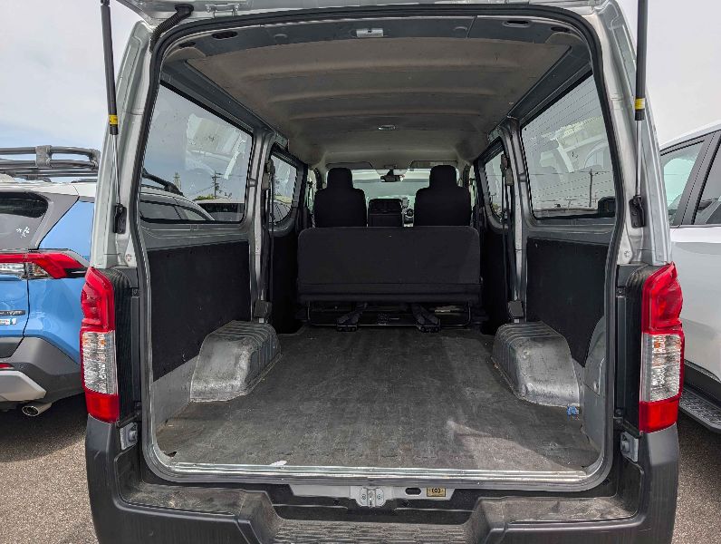  31545  NISSAN CARAVAN  2017  