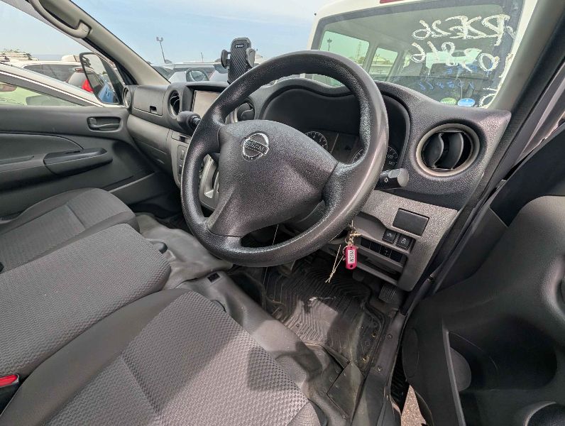 31545  NISSAN CARAVAN  2017  