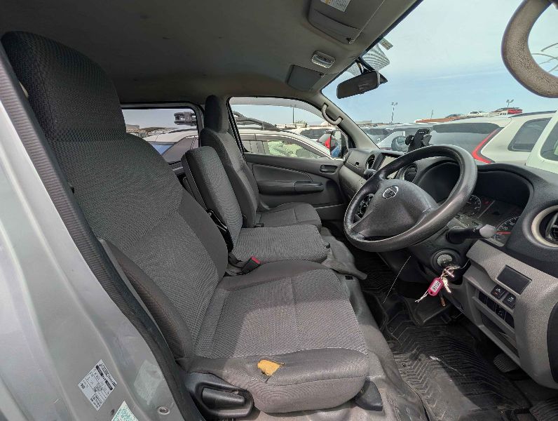  31545  NISSAN CARAVAN  2017  