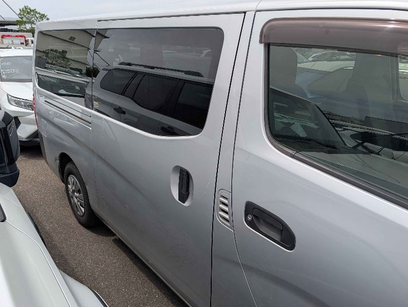  31545  NISSAN CARAVAN  2017  