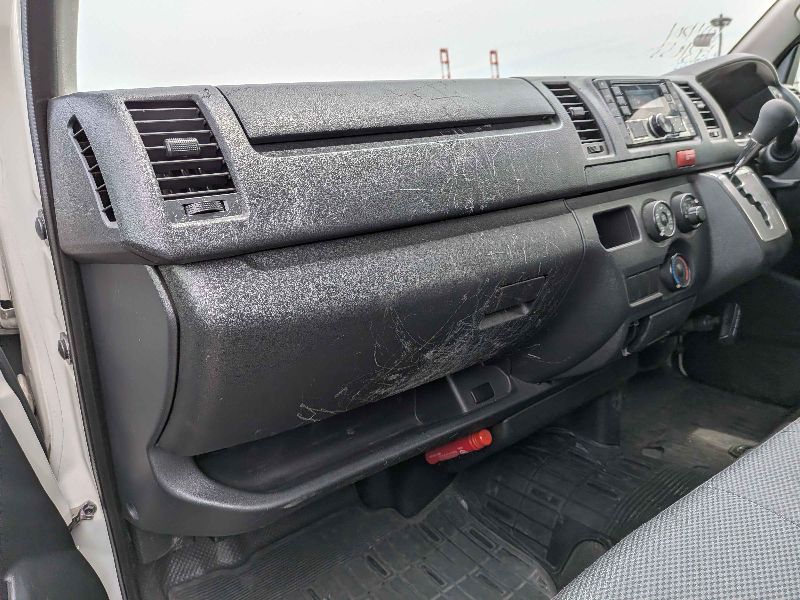  31546  TOYOTA HIACE  2017  