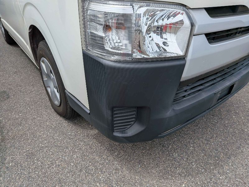  31546  TOYOTA HIACE  2017  