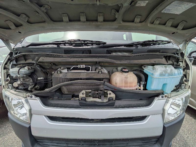  31546  TOYOTA HIACE  2017  