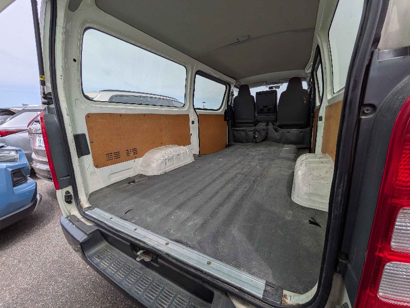  31546  TOYOTA HIACE  2017  