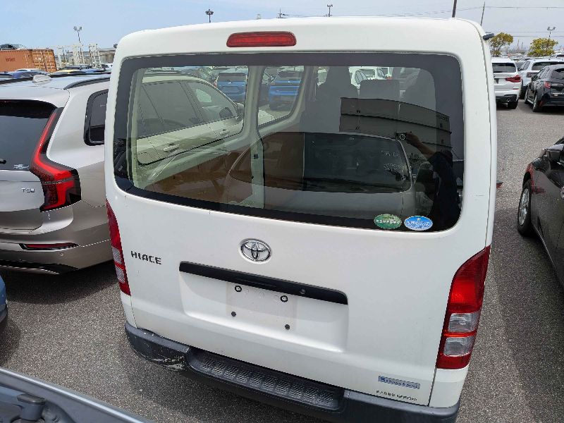  31546  TOYOTA HIACE  2017  