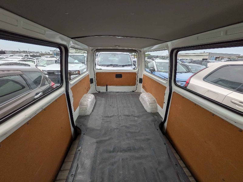  31546  TOYOTA HIACE  2017  