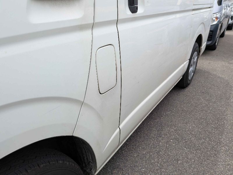  31546  TOYOTA HIACE  2017  