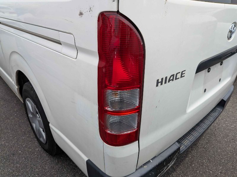  31546  TOYOTA HIACE  2017  