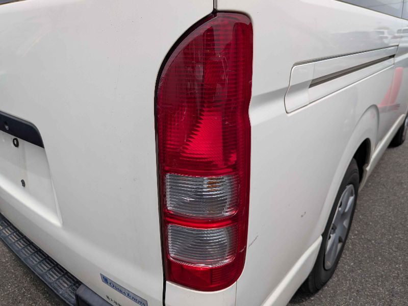  31546  TOYOTA HIACE  2017  