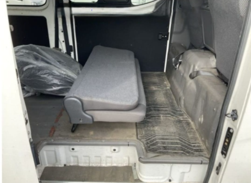  31547  NISSAN CARAVAN  2017  