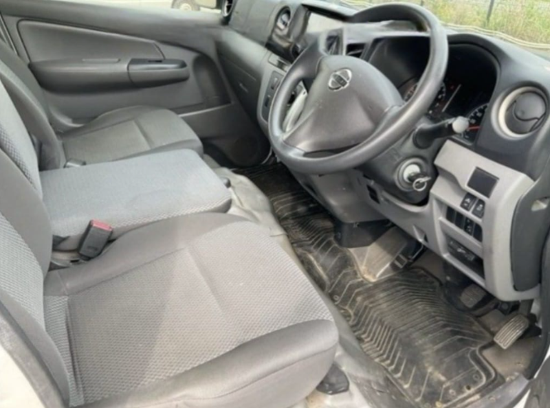 31547  NISSAN CARAVAN  2017  