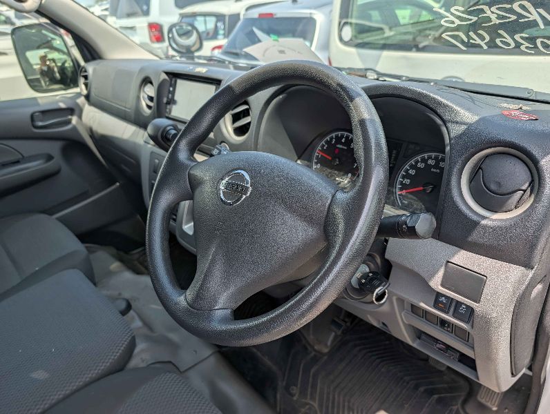  31547  NISSAN CARAVAN  2017  