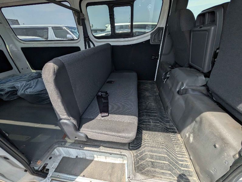  31547  NISSAN CARAVAN  2017  