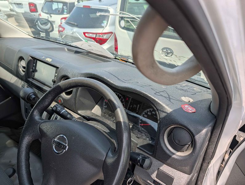  31547  NISSAN CARAVAN  2017  