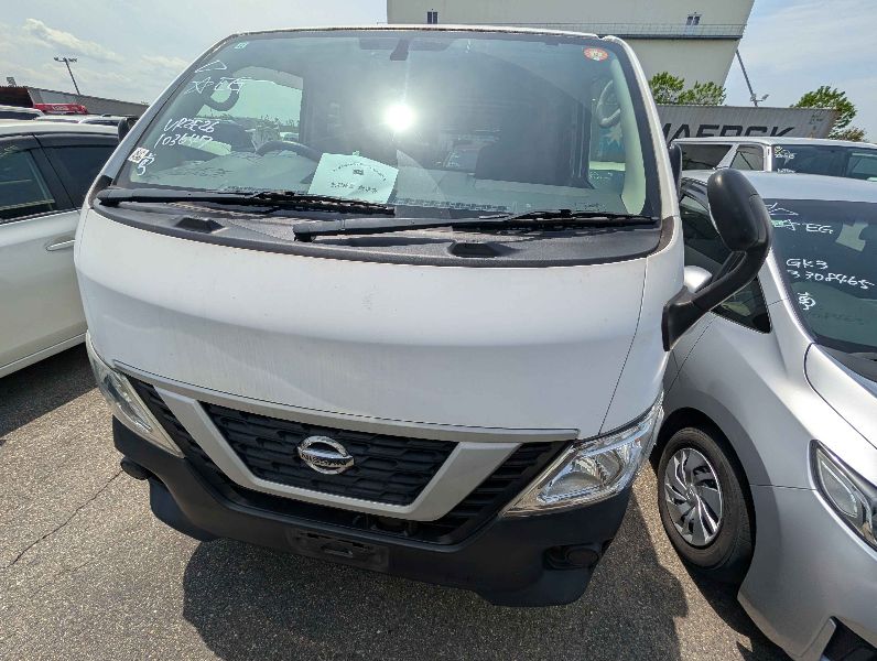  31547  NISSAN CARAVAN  2017  