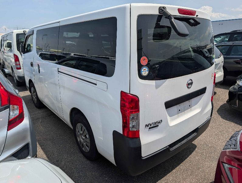  31547  NISSAN CARAVAN  2017  