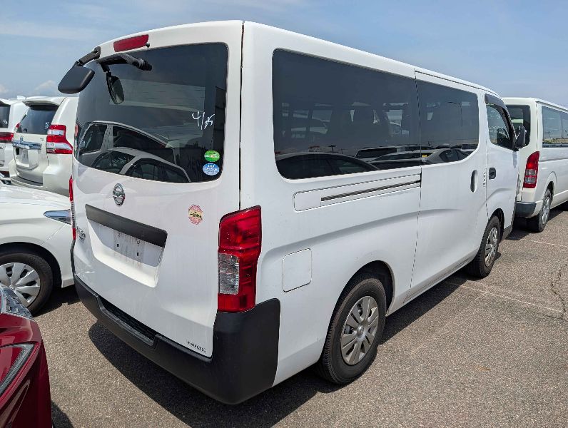  31547  NISSAN CARAVAN  2017  