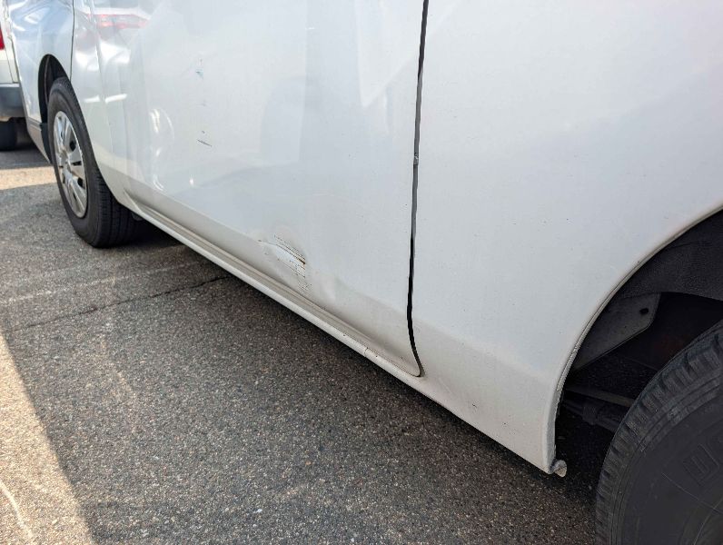  31547  NISSAN CARAVAN  2017  