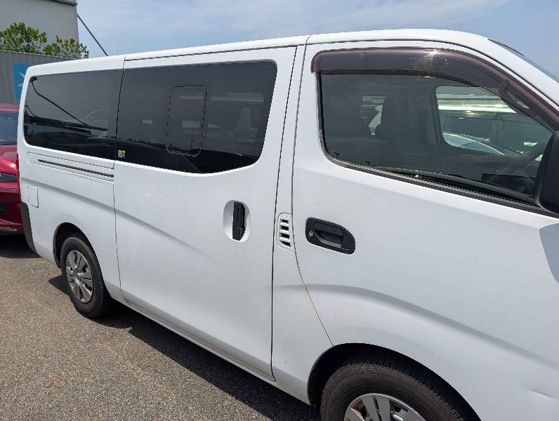  31547  NISSAN CARAVAN  2017  