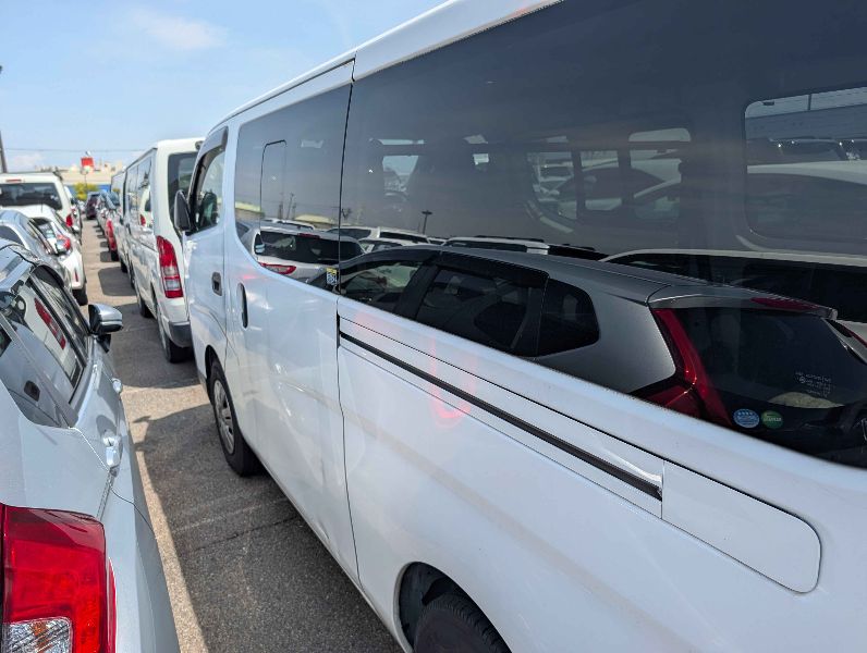  31547  NISSAN CARAVAN  2017  