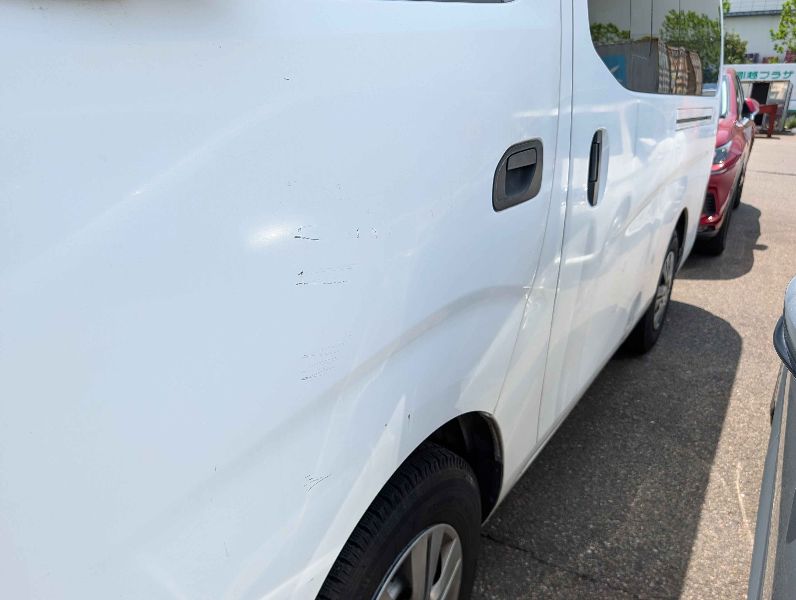  31547  NISSAN CARAVAN  2017  
