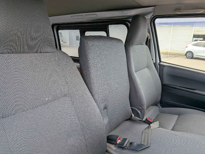  31552  TOYOTA HIACE  2017  