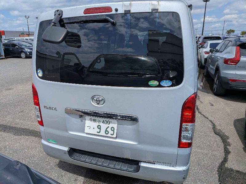  31552  TOYOTA HIACE  2017  